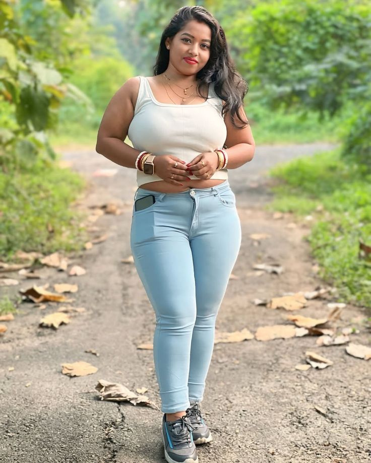 Book Andheri East Call Girls for Corporate Travellers Safe & Quick Hotel Visits